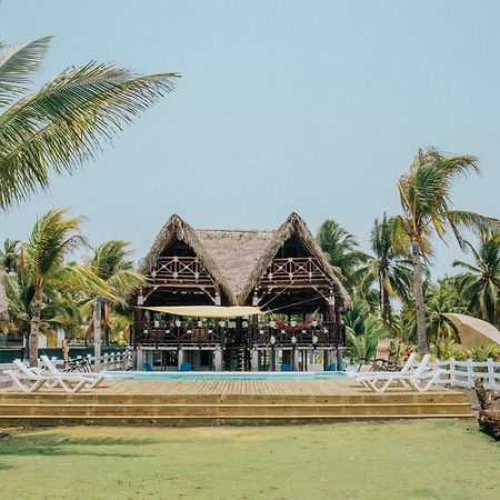 Los Olivos La Playa Hotel Y Restaurante Escuintla Extérieur photo