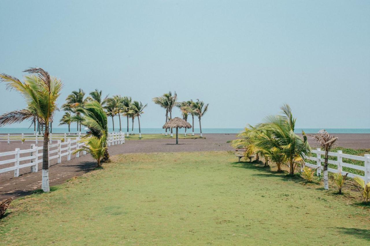 Los Olivos La Playa Hotel Y Restaurante Escuintla Extérieur photo